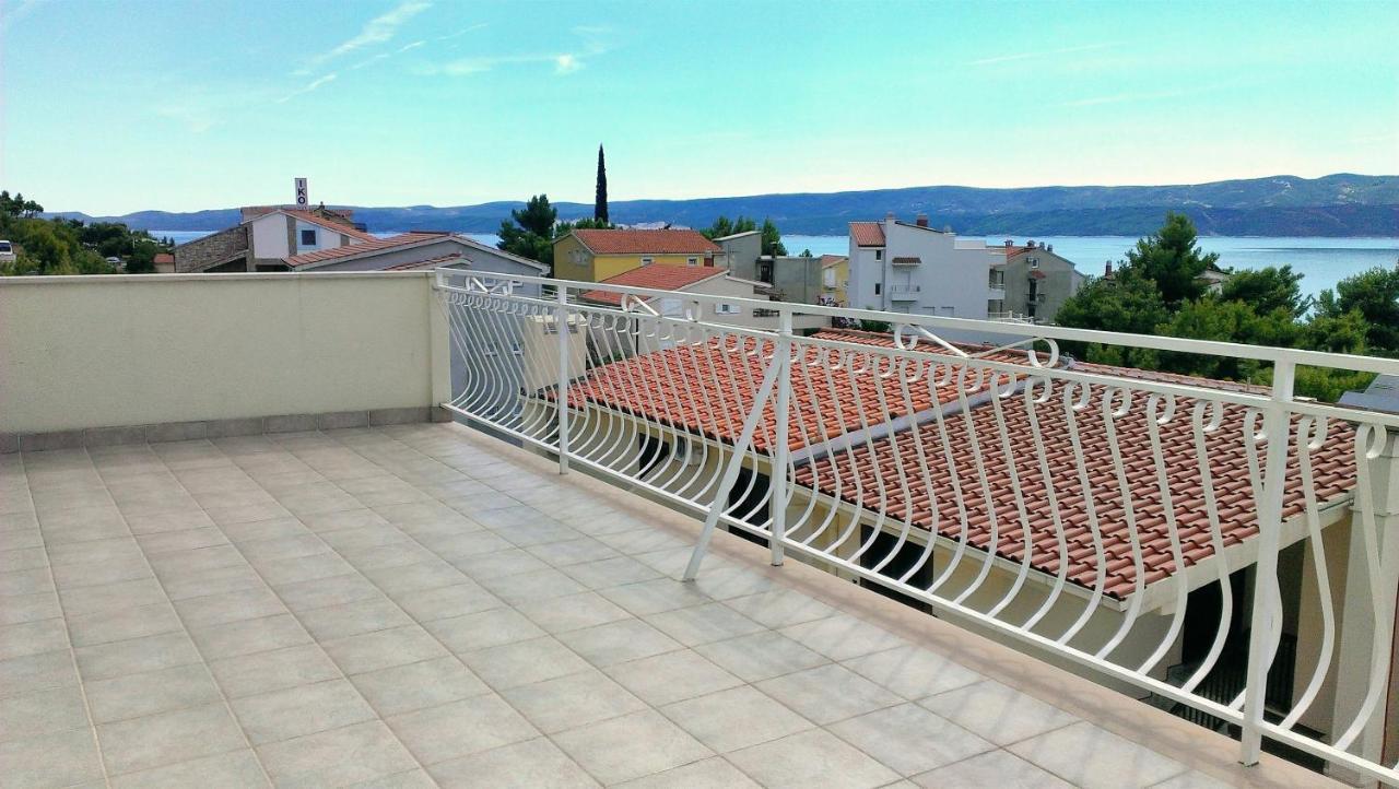 Apartments Marko Nemira Омиш Экстерьер фото