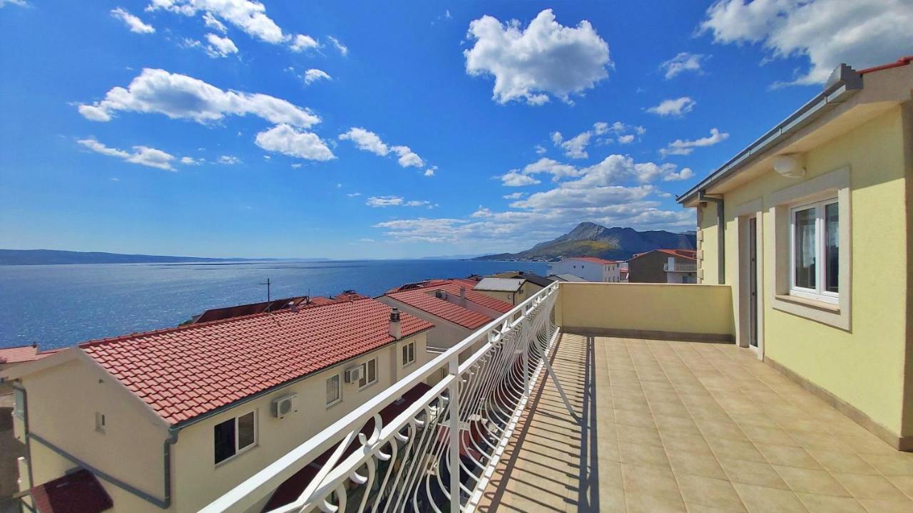Apartments Marko Nemira Омиш Экстерьер фото