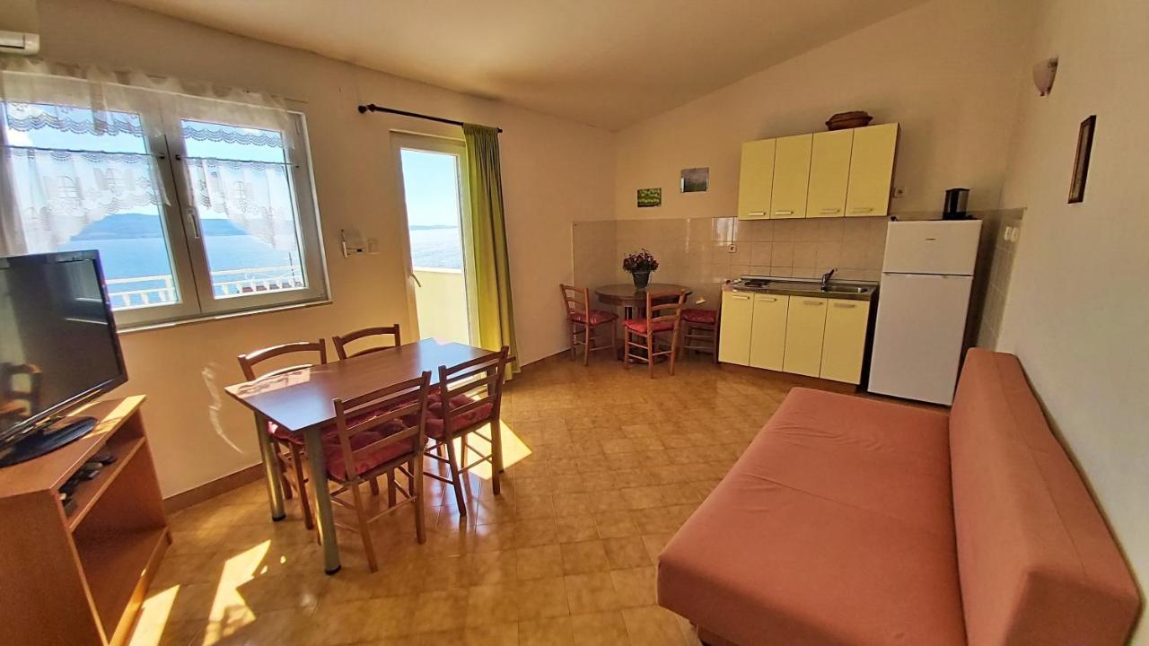 Apartments Marko Nemira Омиш Экстерьер фото